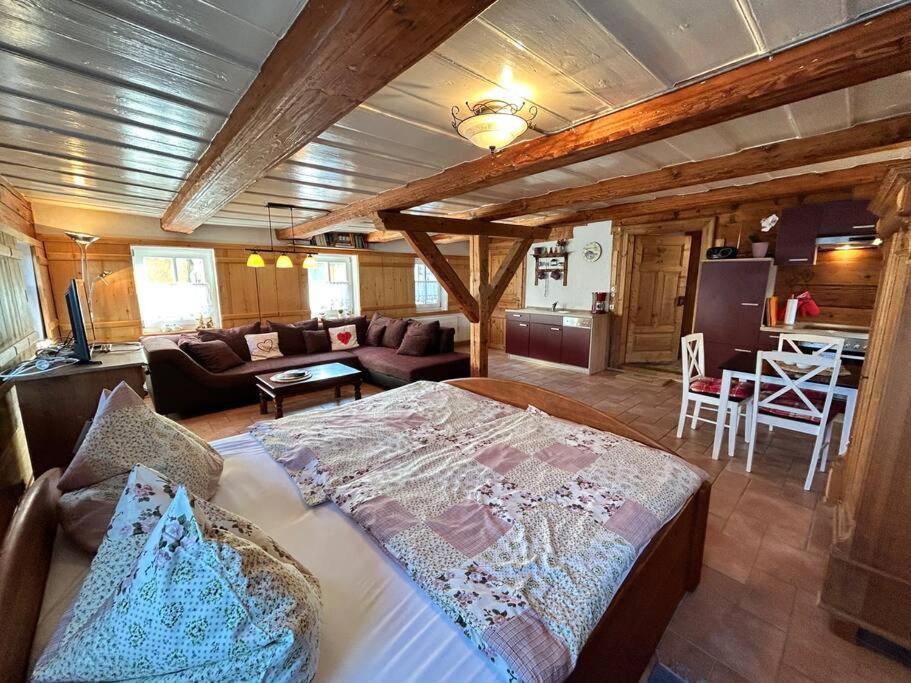 Rustikales Studio-Apartment Blockstube Im Haus Selma Großschönau Esterno foto